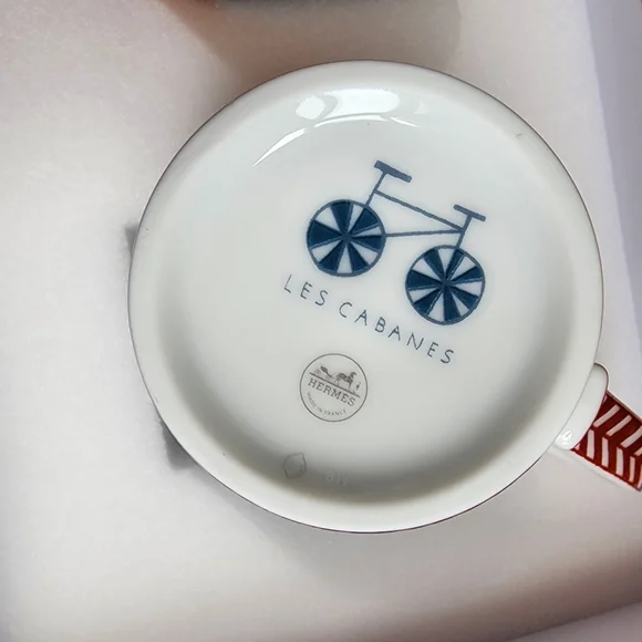 GIFTABLE Hermès Les Cabanes Set of 2 Herringbone Mugs - Picture 7 of 12